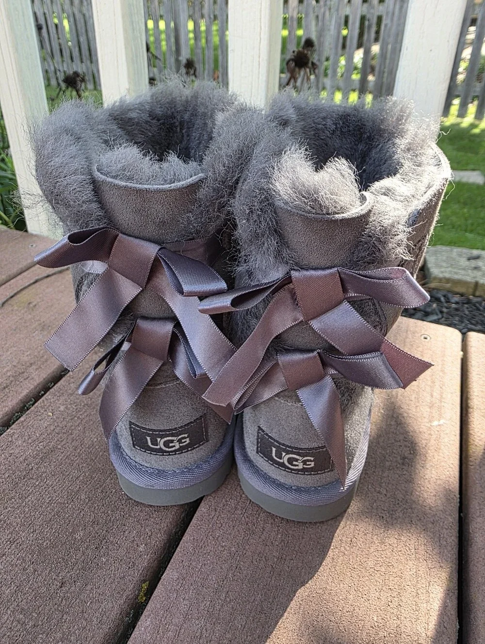 UGG Kids Bailey Bow Grey Size 1
